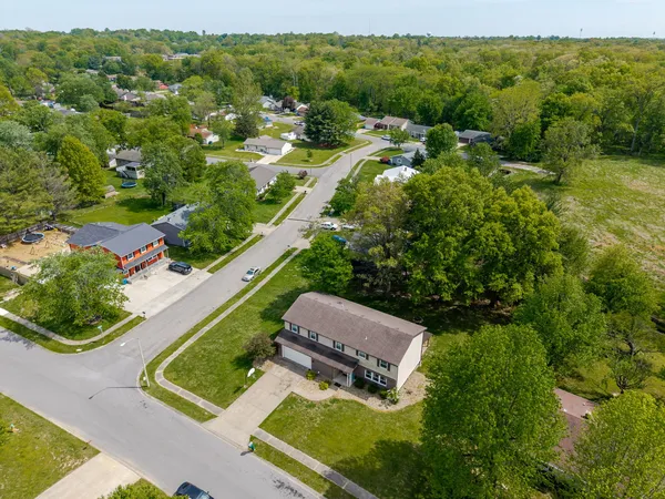 $290,000 | 4401 Woodglen Lane, Mount Vernon, IL 62864