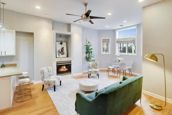 $450,000 | 2629 North Ashland Avenue, Unit 1B, Chicago, IL 60614