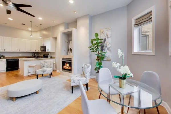 $450,000 | 2629 North Ashland Avenue, Unit 1B, Chicago, IL 60614