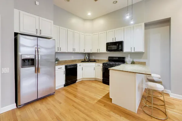 $450,000 | 2629 North Ashland Avenue, Unit 1B, Chicago, IL 60614