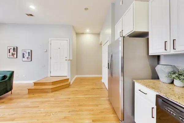 $450,000 | 2629 North Ashland Avenue, Unit 1B, Chicago, IL 60614