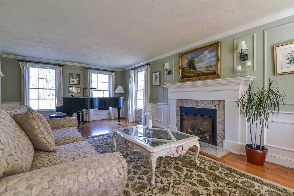 184 Ford Road Sudbury, MA 01776 - Photo 3 of 30 Gallery Image 3