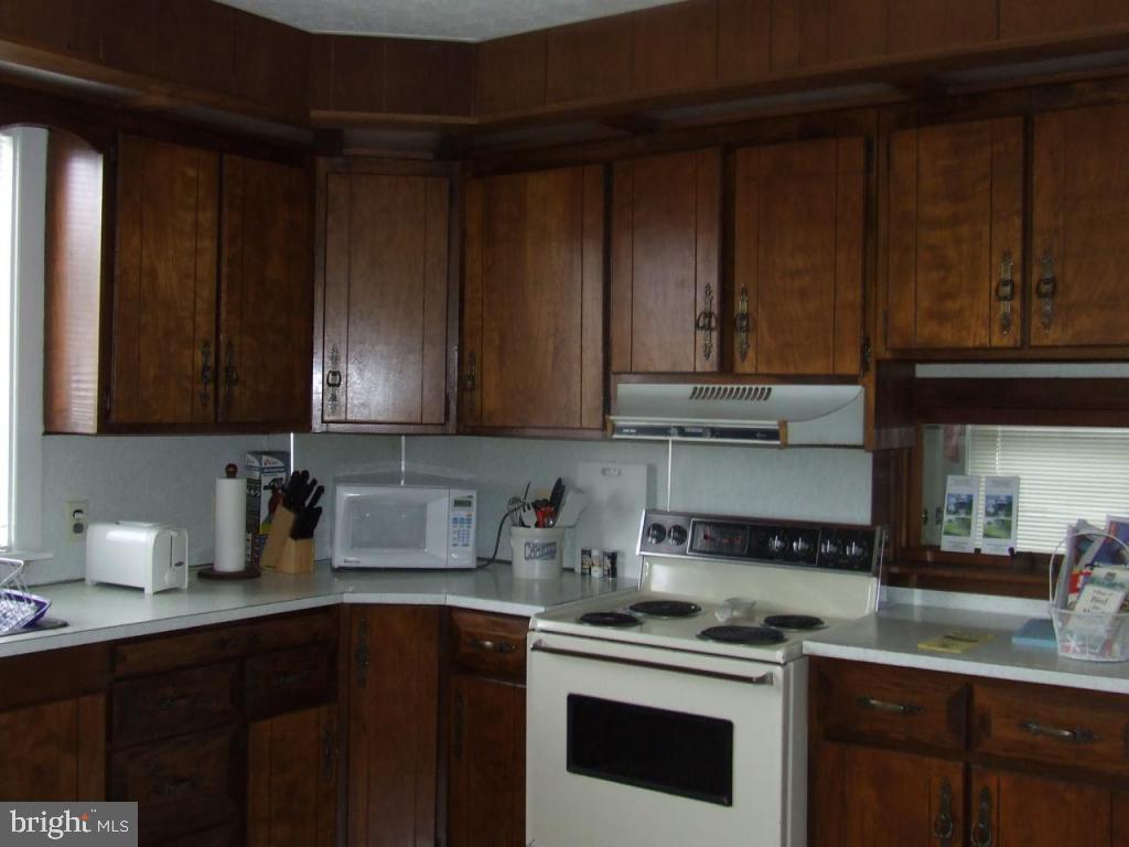 112 Spring Grove Road East Earl, PA 17519 - Photo 8 of 20 Gallery Image 8