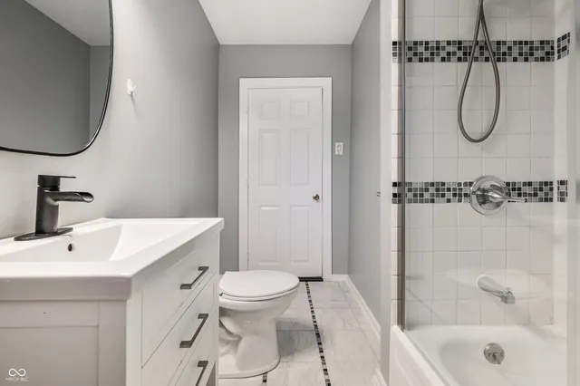 $190,000 | 821 South Worth Avenue, Indianapolis, IN 46241