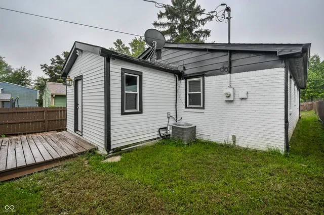 $190,000 | 821 South Worth Avenue, Indianapolis, IN 46241