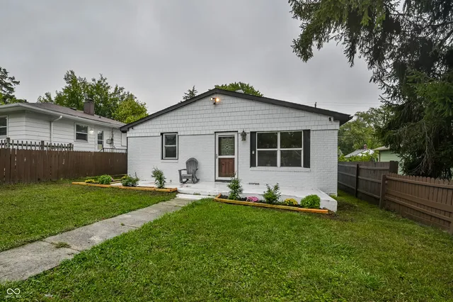 $190,000 | 821 South Worth Avenue, Indianapolis, IN 46241