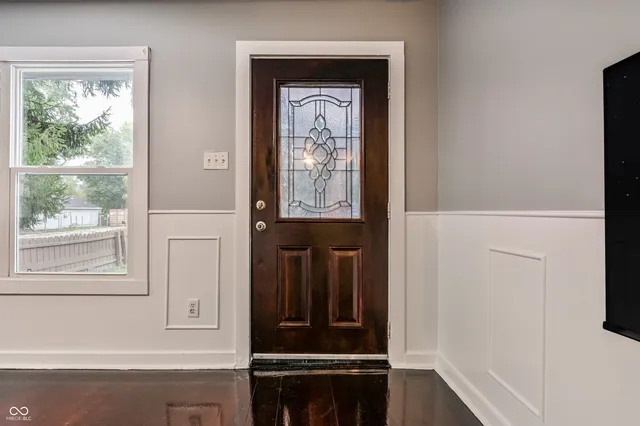 $190,000 | 821 South Worth Avenue, Indianapolis, IN 46241