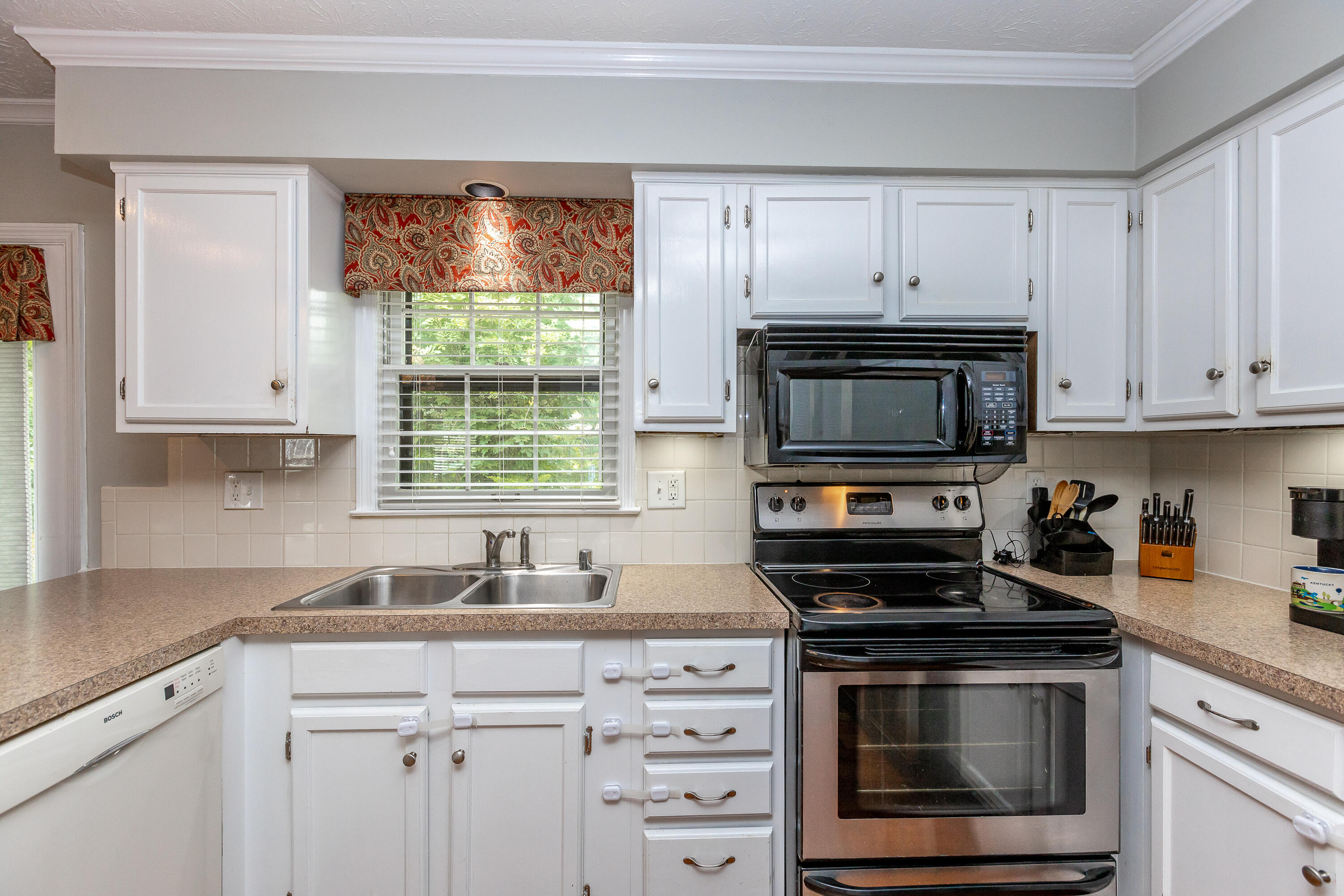 3190 Greenbo Road Lexington, KY 40515 - Photo 17 of 42 4-13