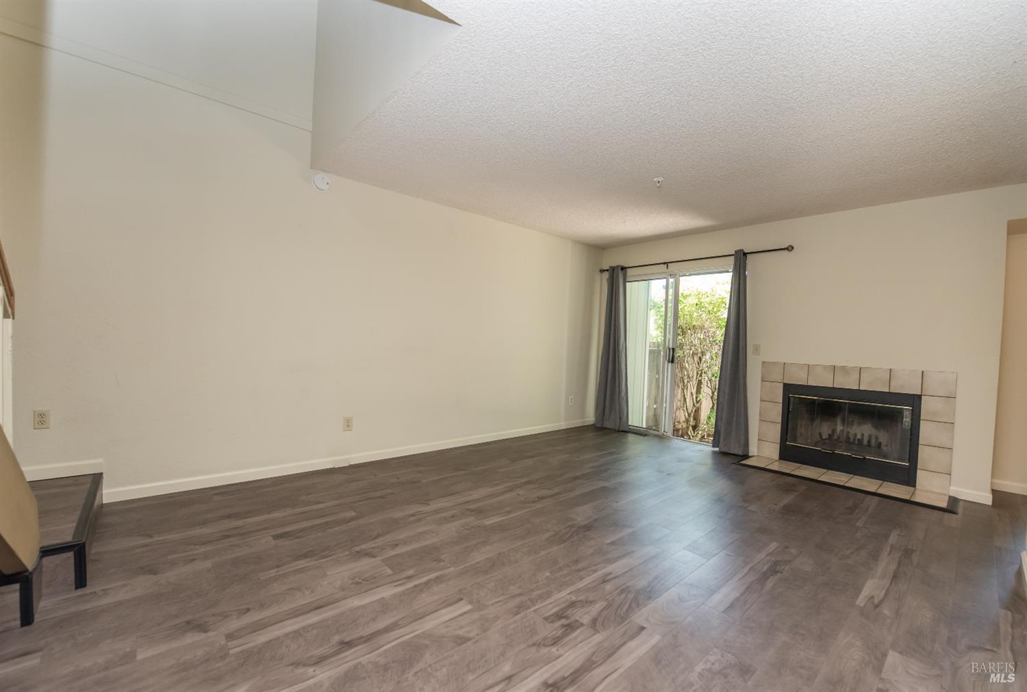 7 Meridian Circle Rohnert Park, CA 94928 - Photo 3 of 28