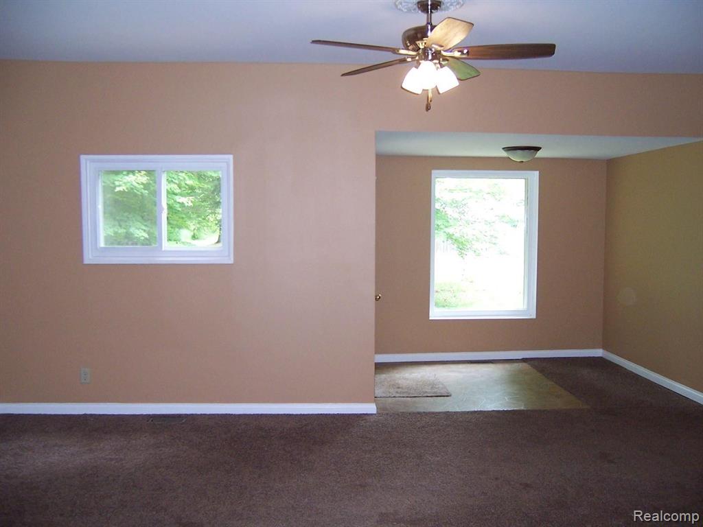 2743 Beach Road Port Huron, MI 48060 - Photo 9 of 27