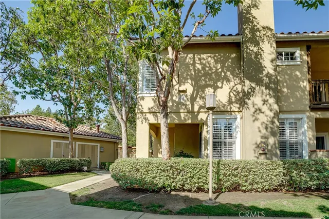 $899,999 | 234 Gallery, Tustin, CA 92782