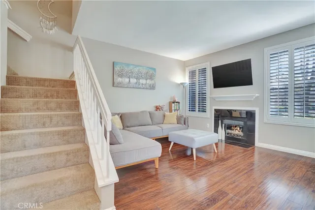 $899,999 | 234 Gallery, Tustin, CA 92782