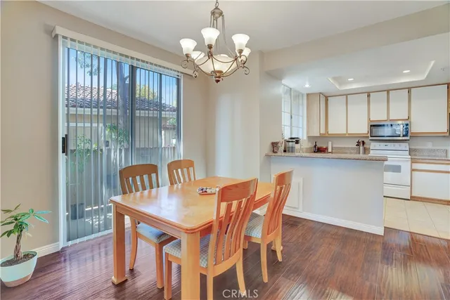 $899,999 | 234 Gallery, Tustin, CA 92782