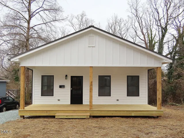 $2,750 | 303 Knolls Street, Chapel Hill, NC 27516