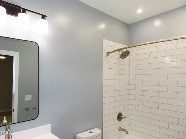 $2,750 | 303 Knolls Street, Chapel Hill, NC 27516