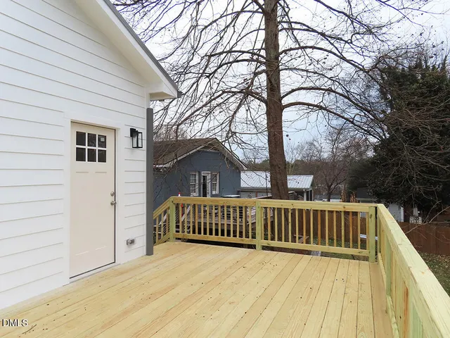 $2,750 | 303 Knolls Street, Chapel Hill, NC 27516