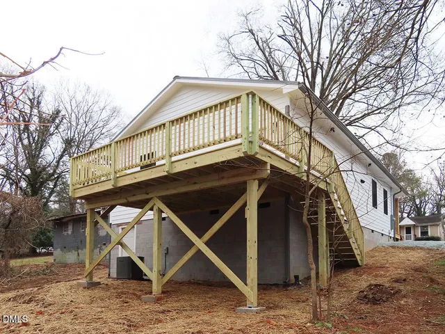 $2,750 | 303 Knolls Street, Chapel Hill, NC 27516