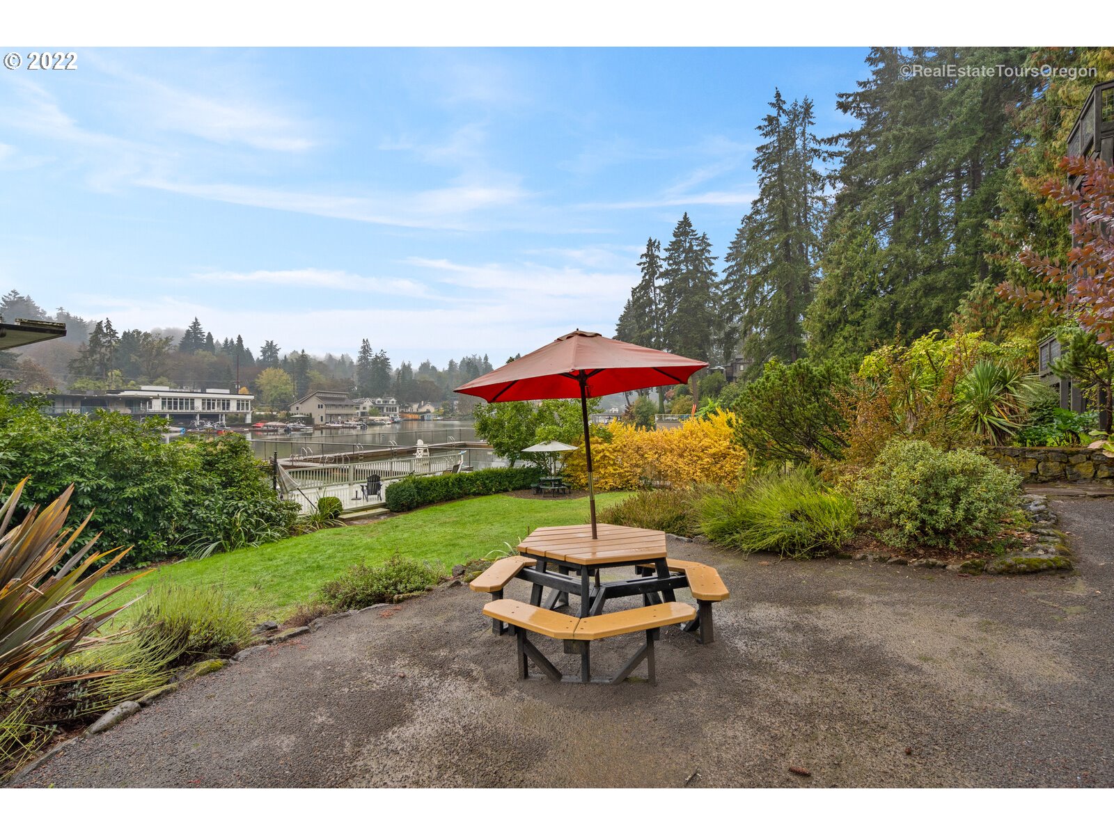 236 Ridgeway Road, Unit 16A Lake Oswego, OR 97034 - Photo 27 of 31 Gallery Image 27