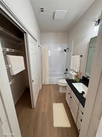 a view of utility room