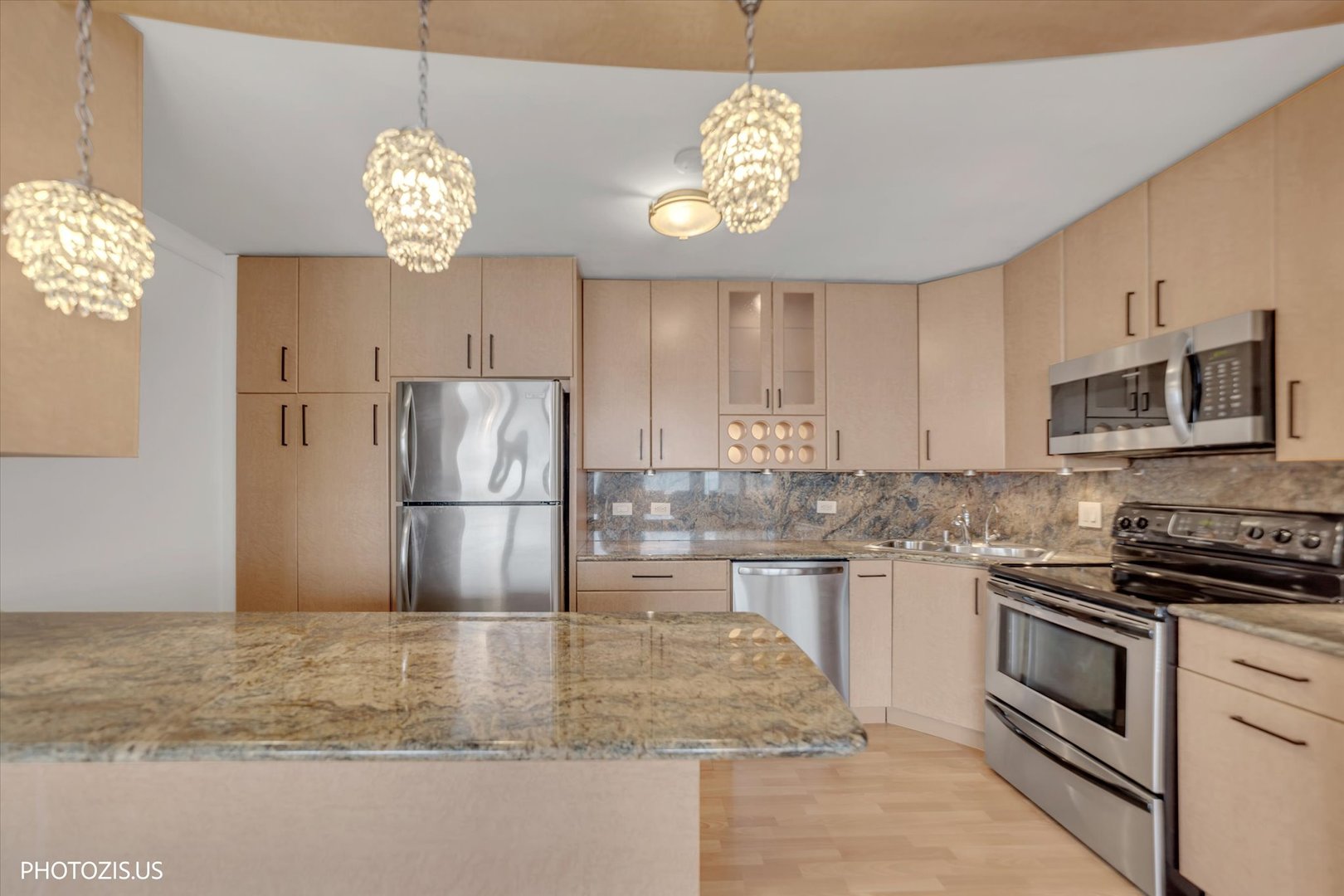 6301 North Sheridan Road, Unit 11R Chicago, IL 60660 - Photo 11 of 38