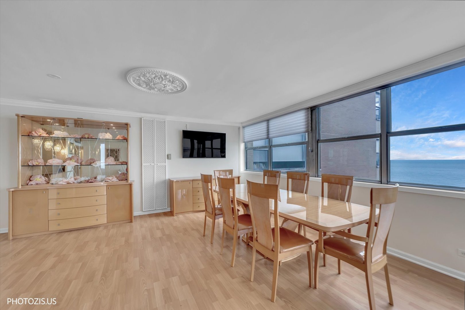 6301 North Sheridan Road, Unit 11R Chicago, IL 60660 - Photo 13 of 38