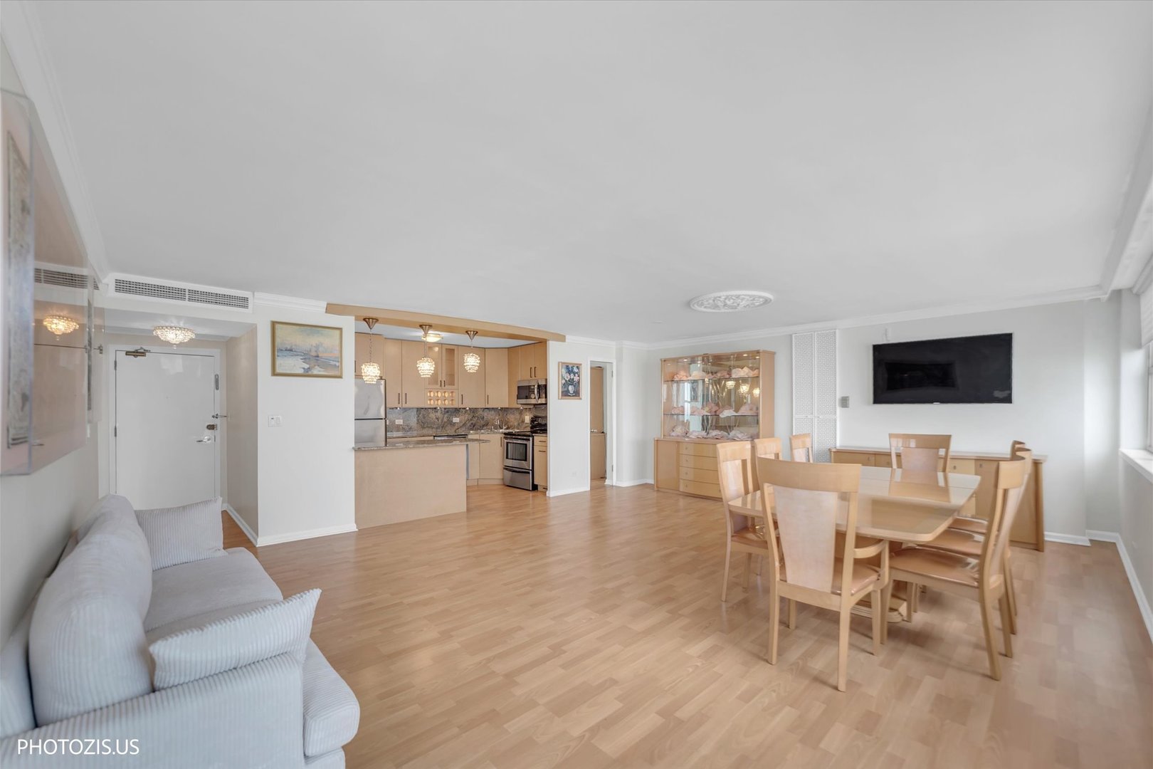 6301 North Sheridan Road, Unit 11R Chicago, IL 60660 - Photo 14 of 38