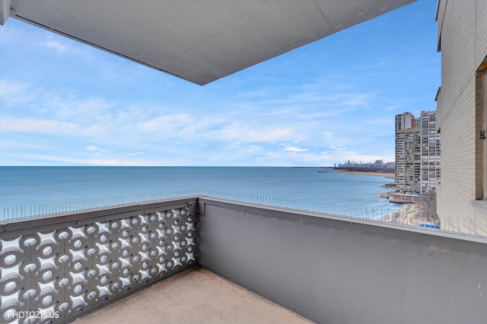 6301 North Sheridan Road, Unit 11R Chicago, IL 60660 - Photo 18 of 38