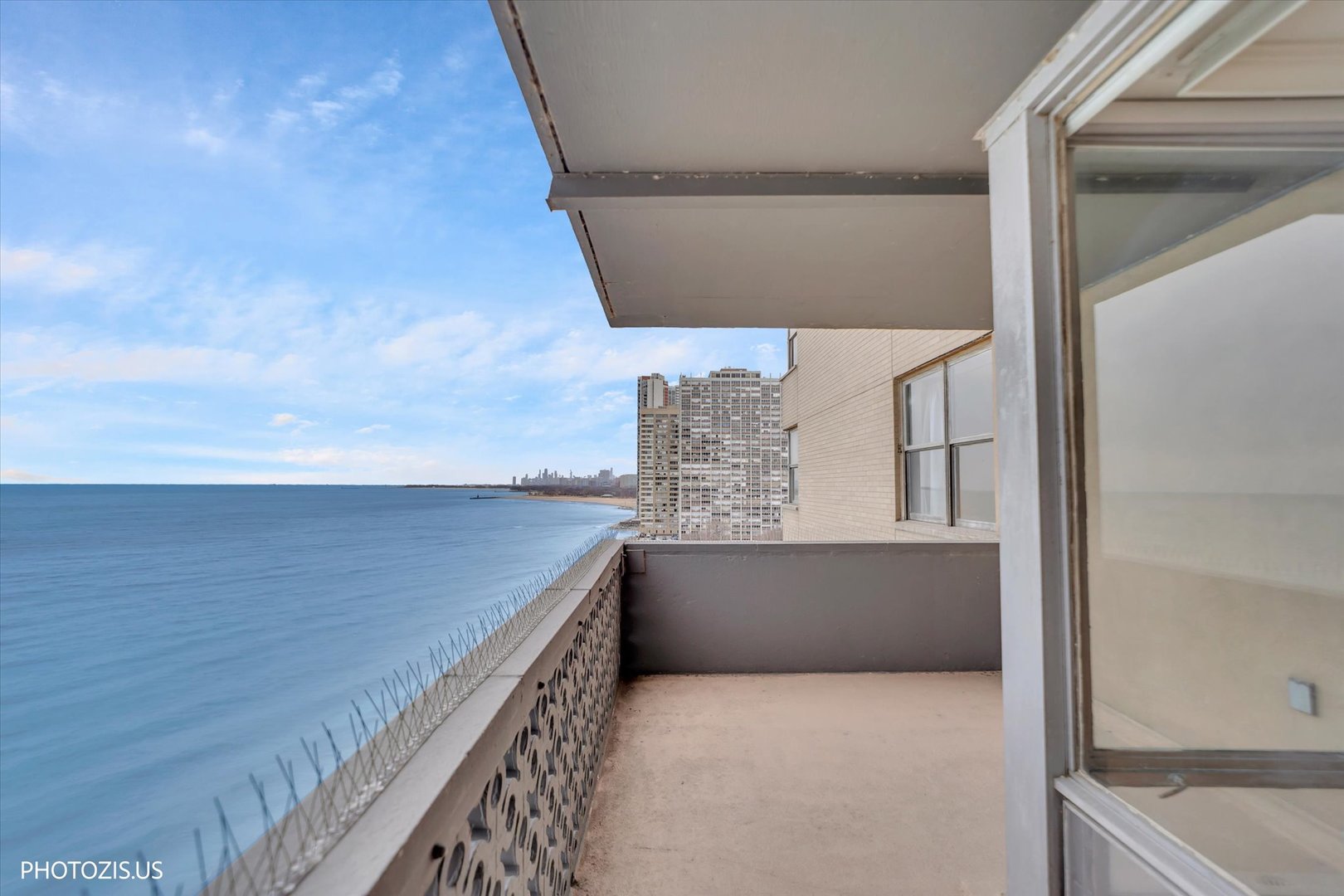 6301 North Sheridan Road, Unit 11R Chicago, IL 60660 - Photo 19 of 38