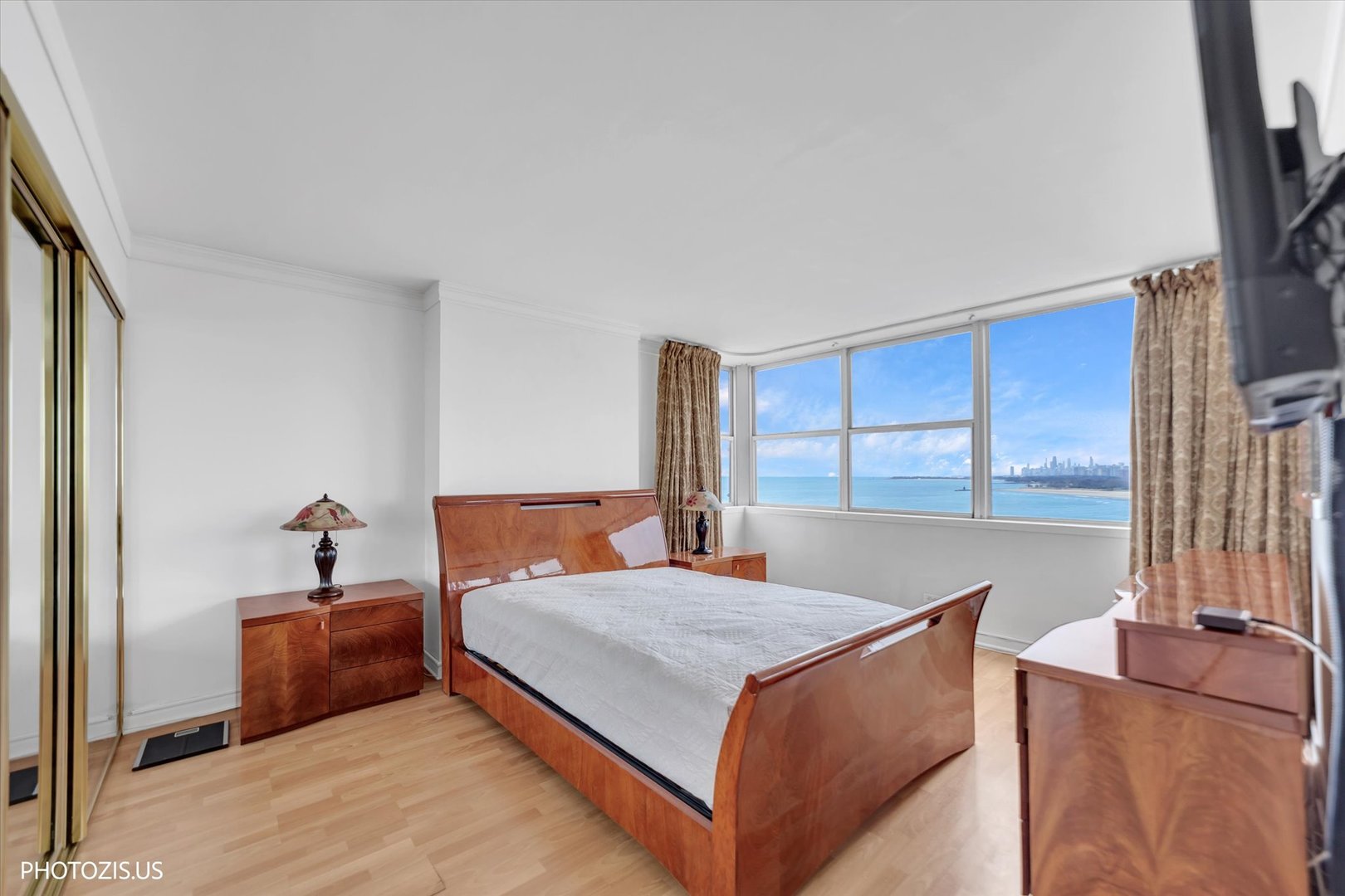 6301 North Sheridan Road, Unit 11R Chicago, IL 60660 - Photo 20 of 38