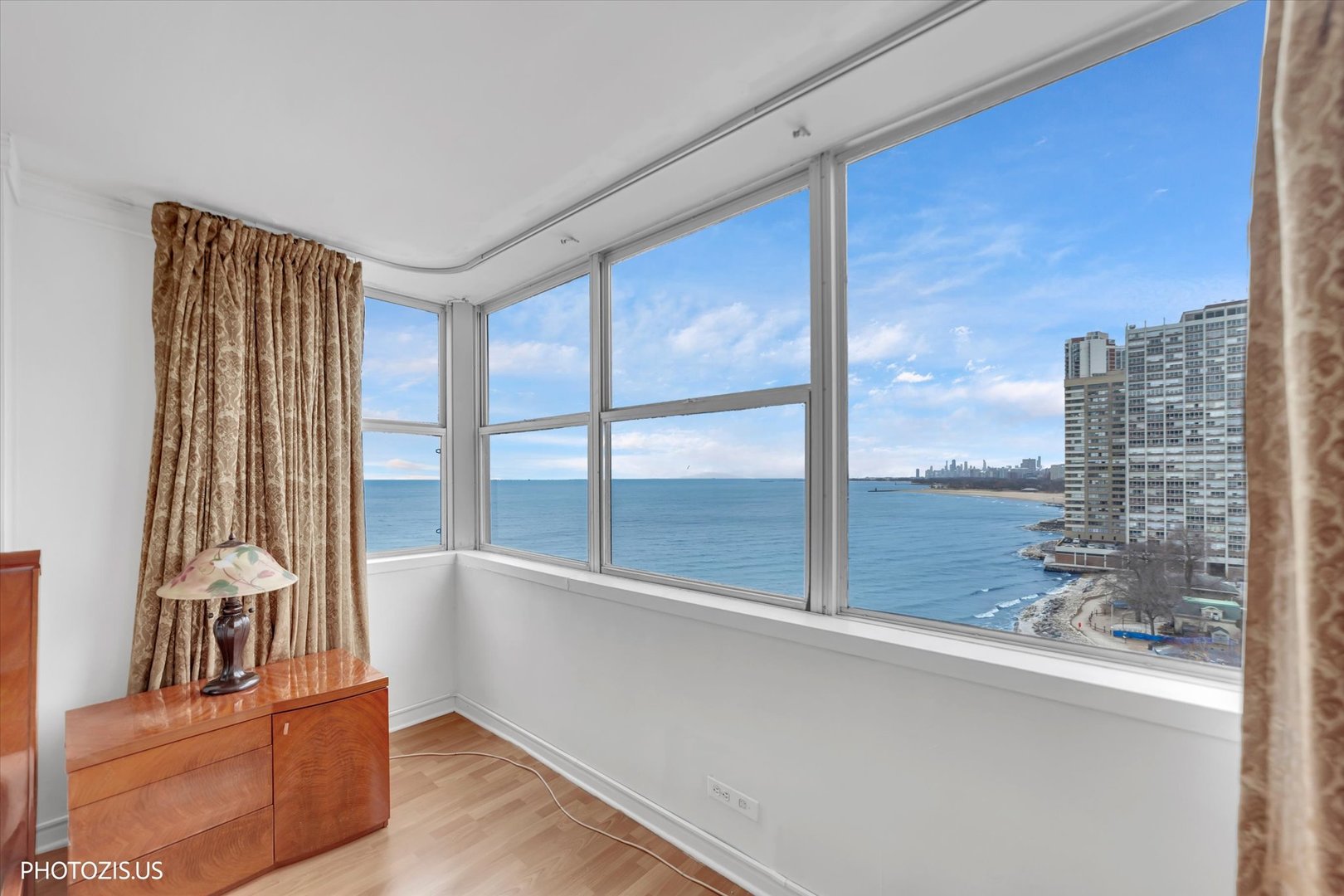 6301 North Sheridan Road, Unit 11R Chicago, IL 60660 - Photo 21 of 38