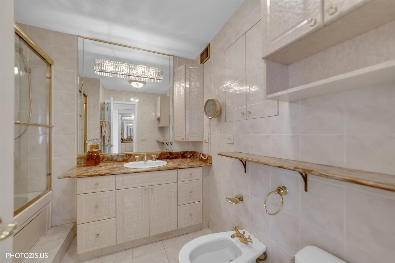 6301 North Sheridan Road, Unit 11R Chicago, IL 60660 - Photo 22 of 38