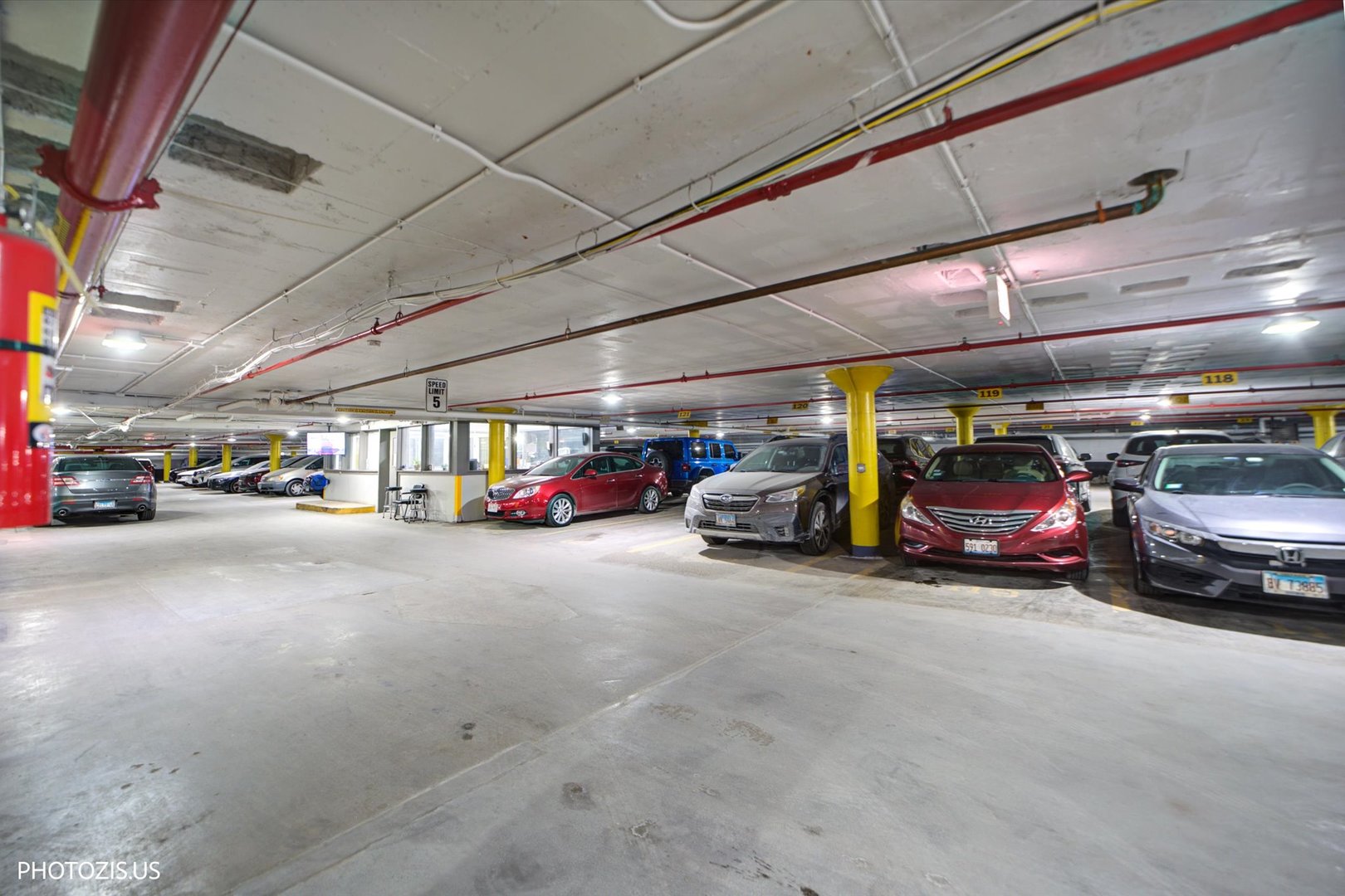 6301 North Sheridan Road, Unit 11R Chicago, IL 60660 - Photo 30 of 38