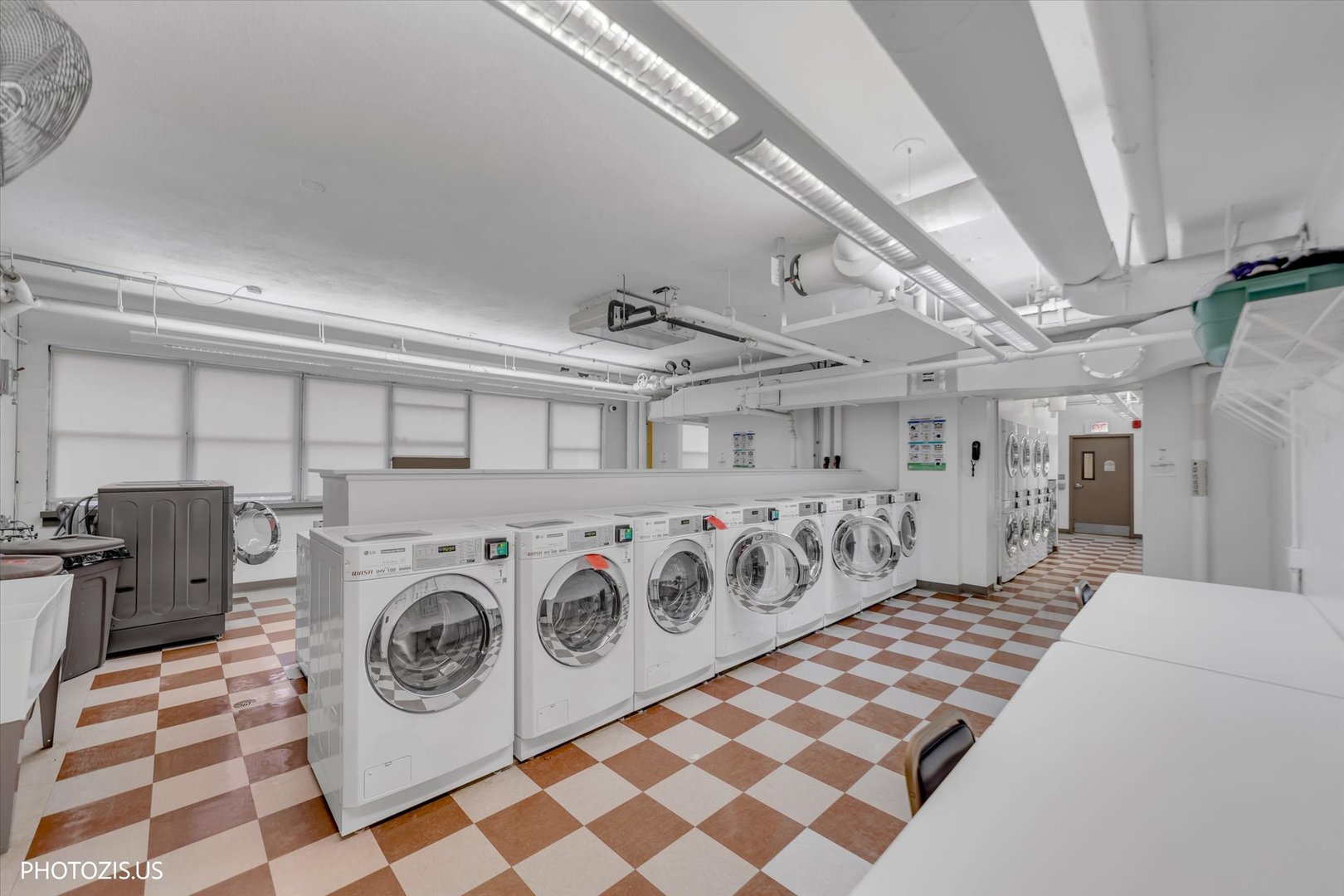 6301 North Sheridan Road, Unit 11R Chicago, IL 60660 - Photo 34 of 38