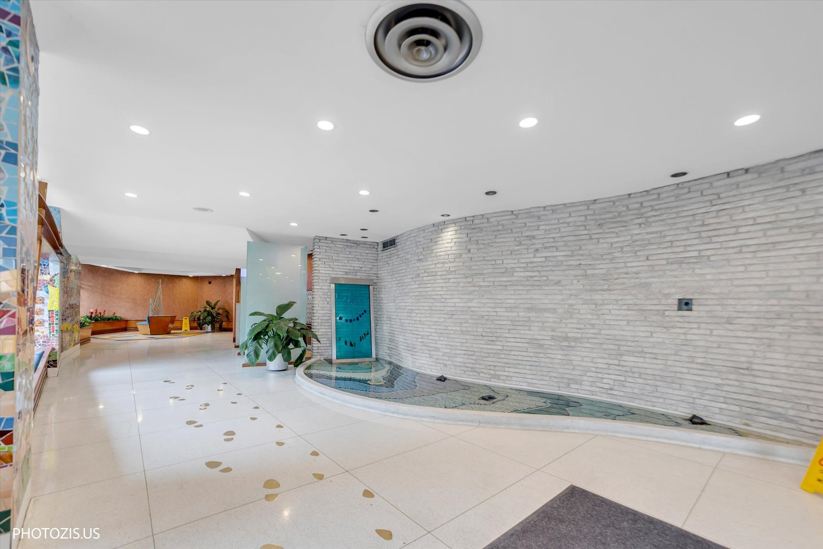 6301 North Sheridan Road, Unit 11R Chicago, IL 60660 - Photo 6 of 38