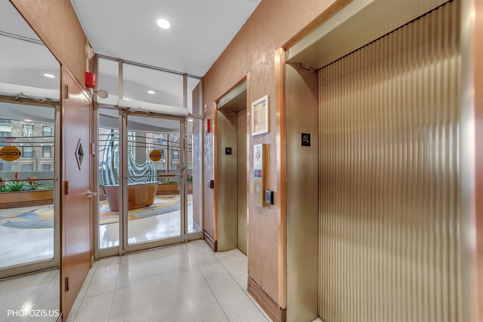 6301 North Sheridan Road, Unit 11R Chicago, IL 60660 - Photo 8 of 38