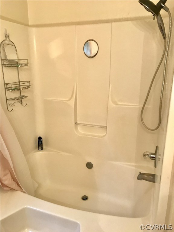 5409 Takach Road Prince George, VA 23875 - Photo 21 of 26 a bathroom with a tub