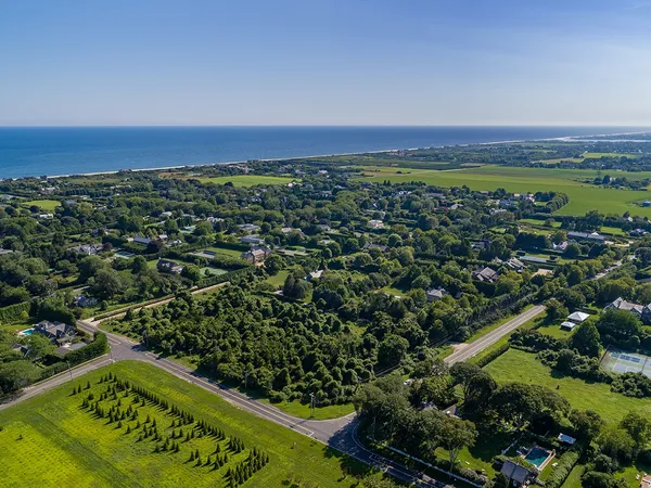 $10,400,000 | Undisclosed Address, Sagaponack, NY 11962
