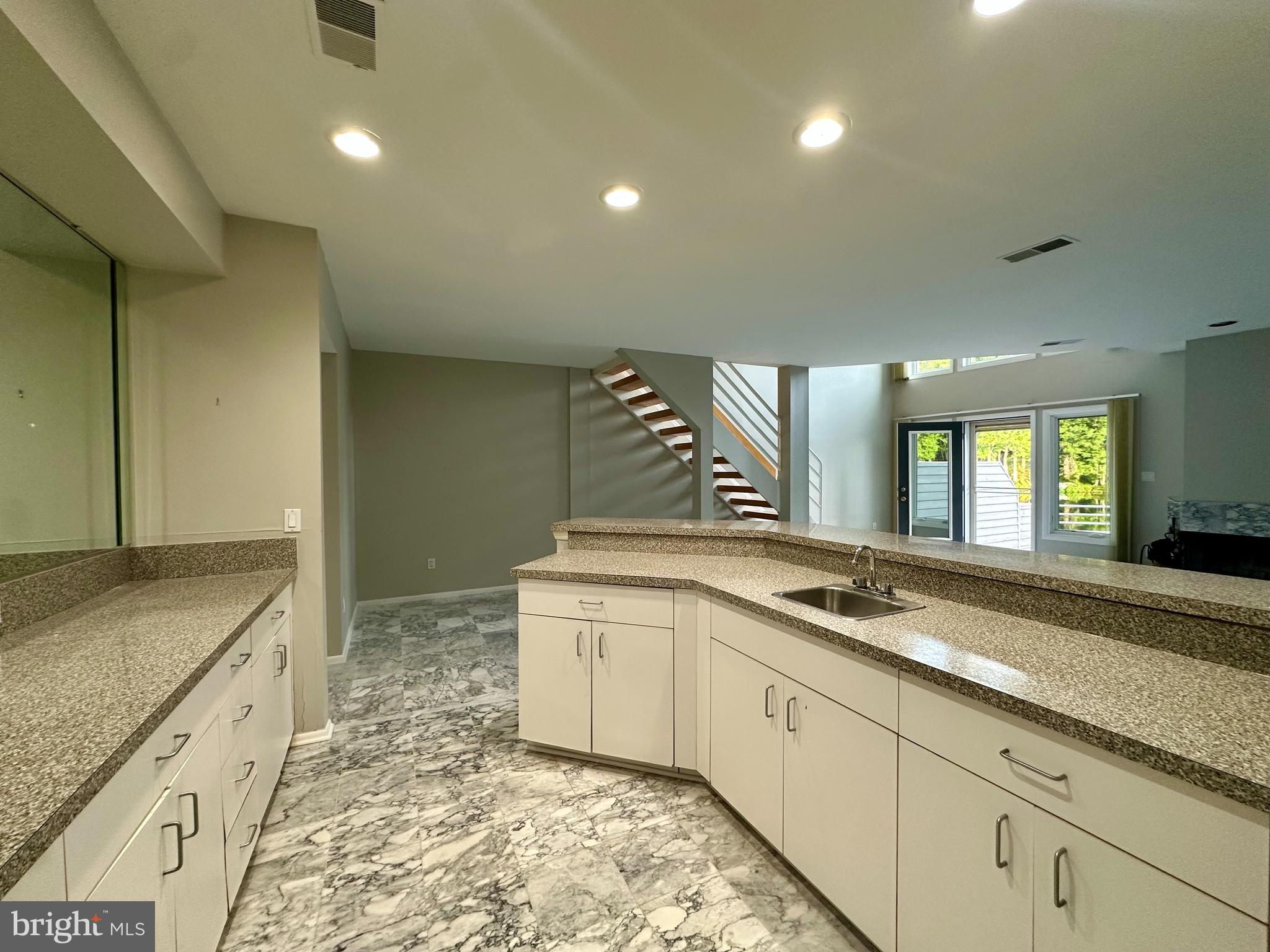 1975 Lakeport Way Reston, VA 20191 - Photo 13 of 35