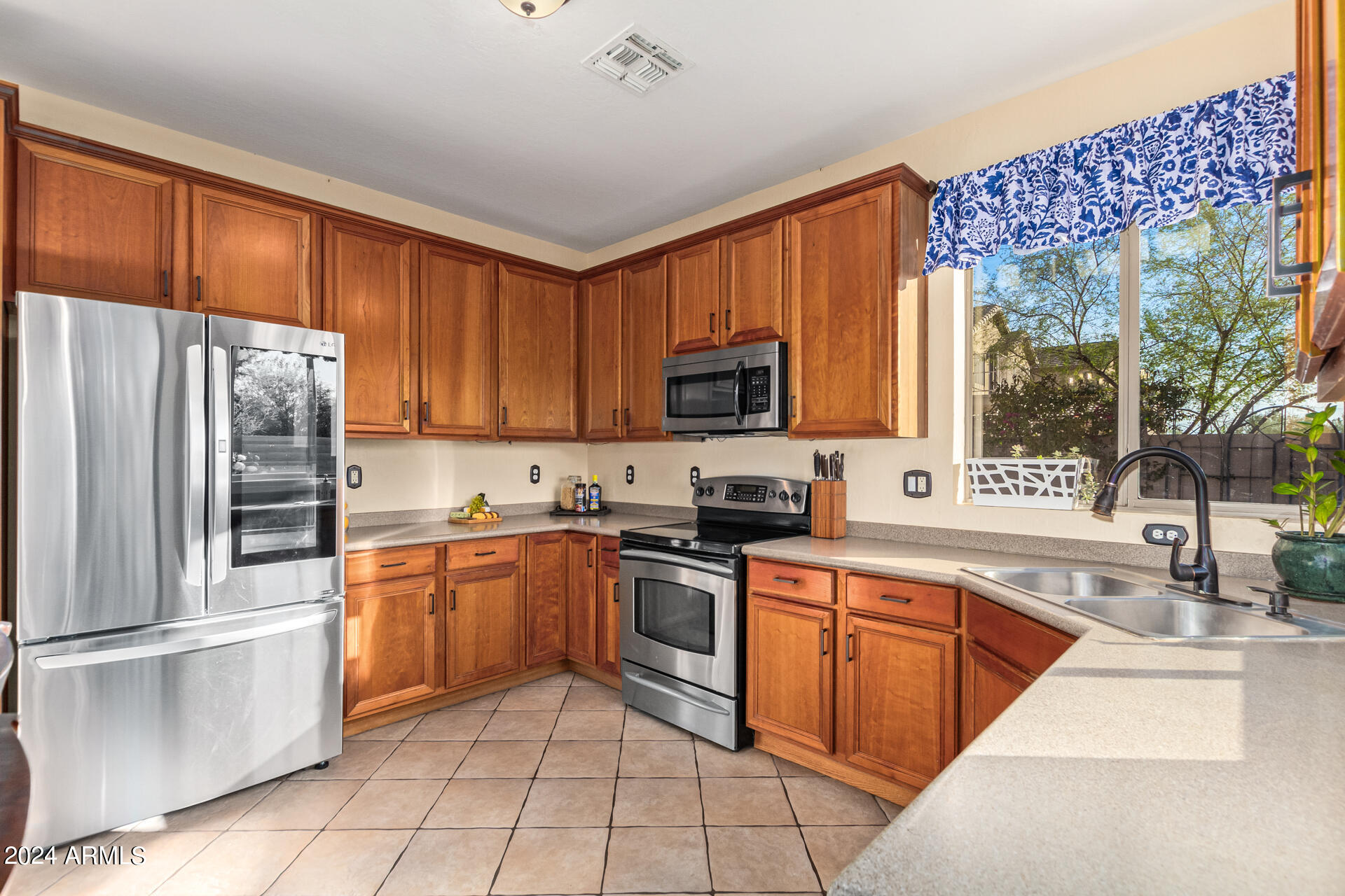 16602 South Magenta Road Phoenix, AZ 85048 - Photo 11 of 43 Open Kitchen
