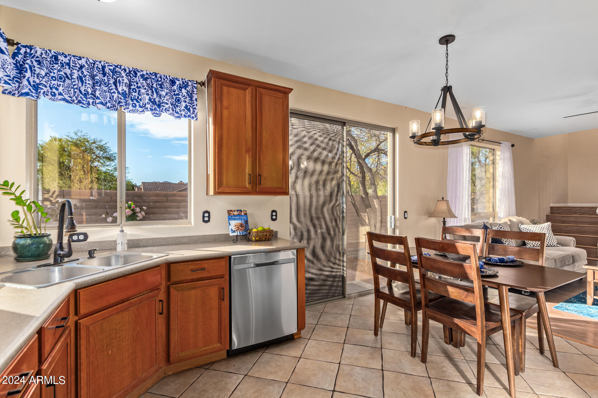 16602 South Magenta Road Phoenix, AZ 85048 - Photo 10 of 43 Eat-in Kitchen