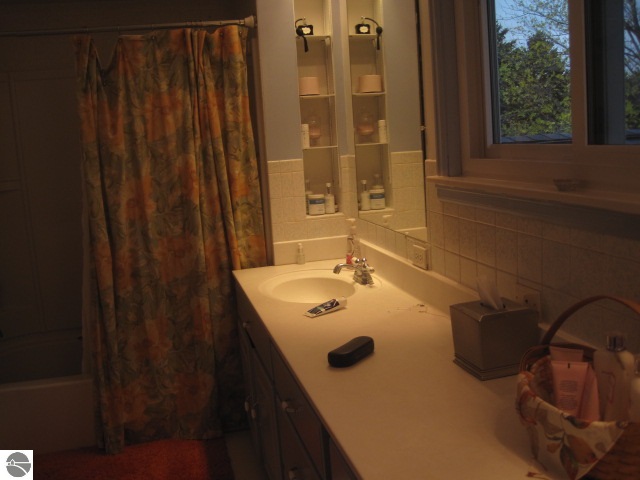 7231 East Jefferson Road Breckenridge, MI 48615 - Photo 12 of 17 1778325-11.JPG