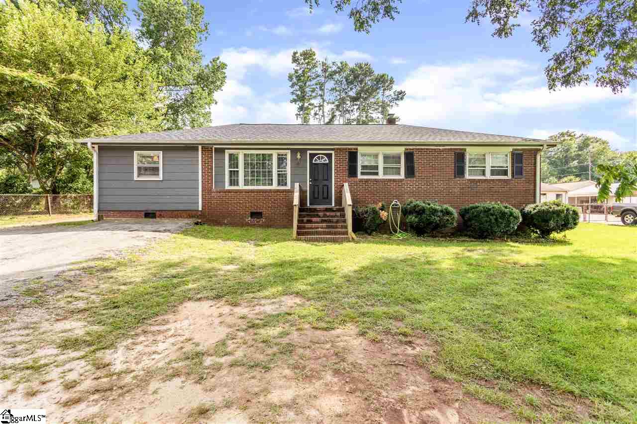 242 Floyd Road Spartanburg, SC 29303 - Photo 1 of 25