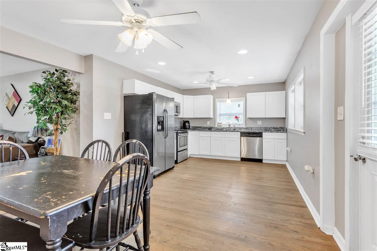 242 Floyd Road Spartanburg, SC 29303 - Photo 7 of 25