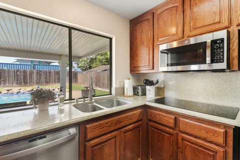 $585,000 | 8951 Lansdowne Court, Elk Grove, CA 95624