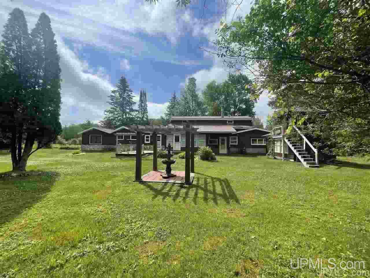 5340 12th Road Escanaba, MI 49829 - Photo 6 of 38