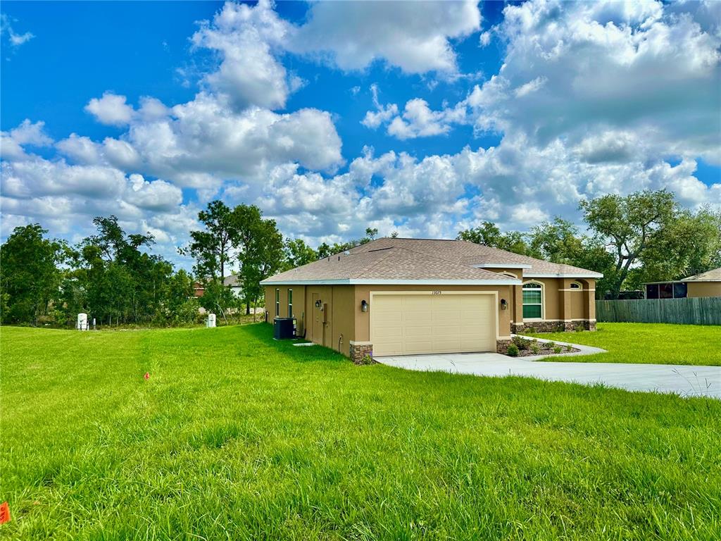 13075 House Finch Road Weeki Wachee, FL 34614 - Photo 4 of 69