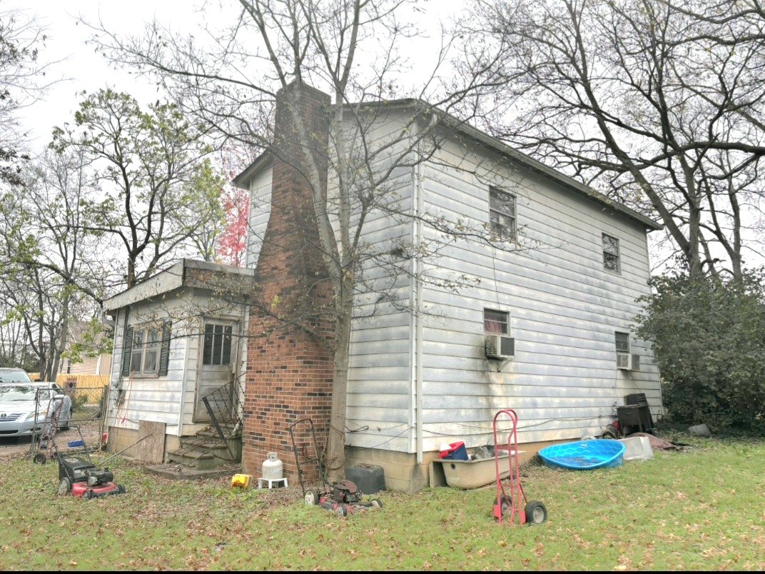 261 Ross Avenue Gallatin, TN 37066 - Photo 15 of 15 a backyard of a house with seating space