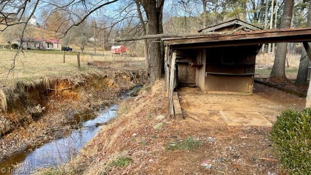 428 Siloam Road Mount Airy, NC 27030 - Photo 12 of 40 Gallery Image 12