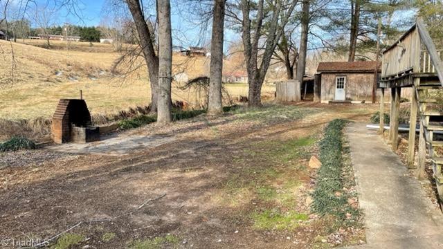 428 Siloam Road Mount Airy, NC 27030 - Photo 10 of 40 Gallery Image 10
