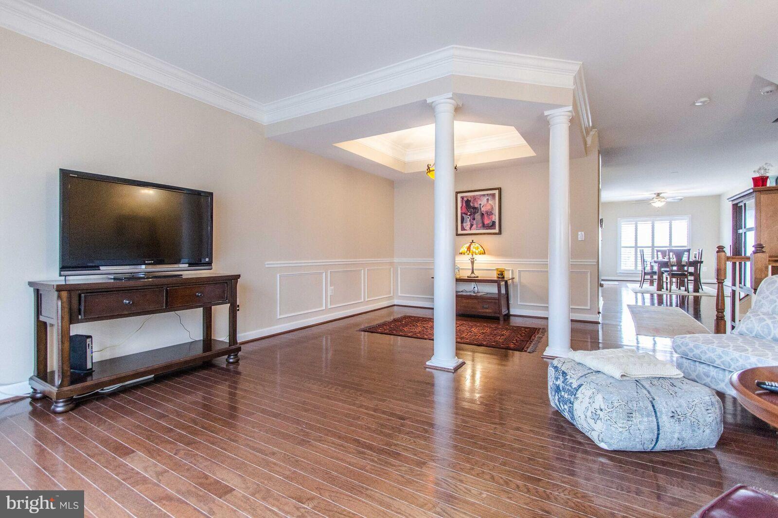 9102 Furey Road Lorton, VA 22079 - Photo 4 of 30 Living Room